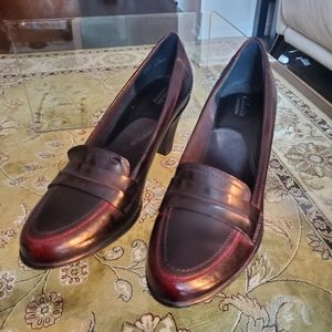 Clarks burgundy heels
